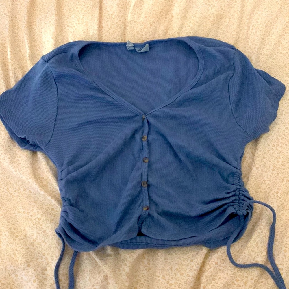 Sky and sparrow: blue cinched sides crop top